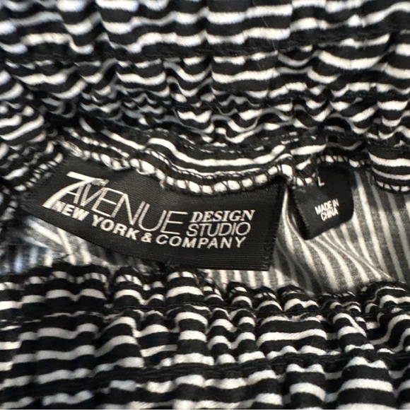 7th Avenue New York Design Studio off the Shoulder Neckline Vertical Striped Top - Picture 17 of 17